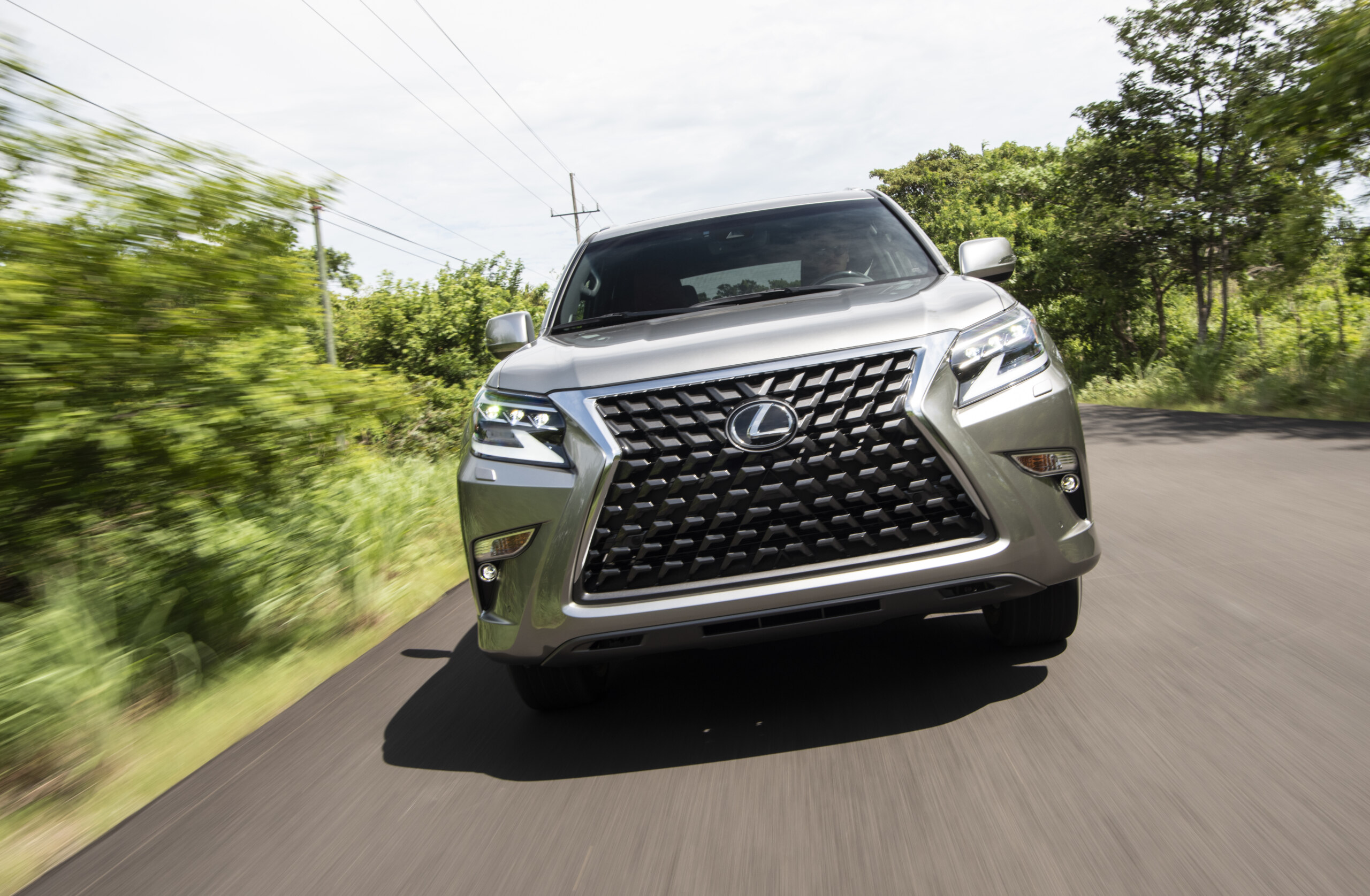 LEXUS NX второго поколения: чем будет покорять покупателей новинка в 2022 году