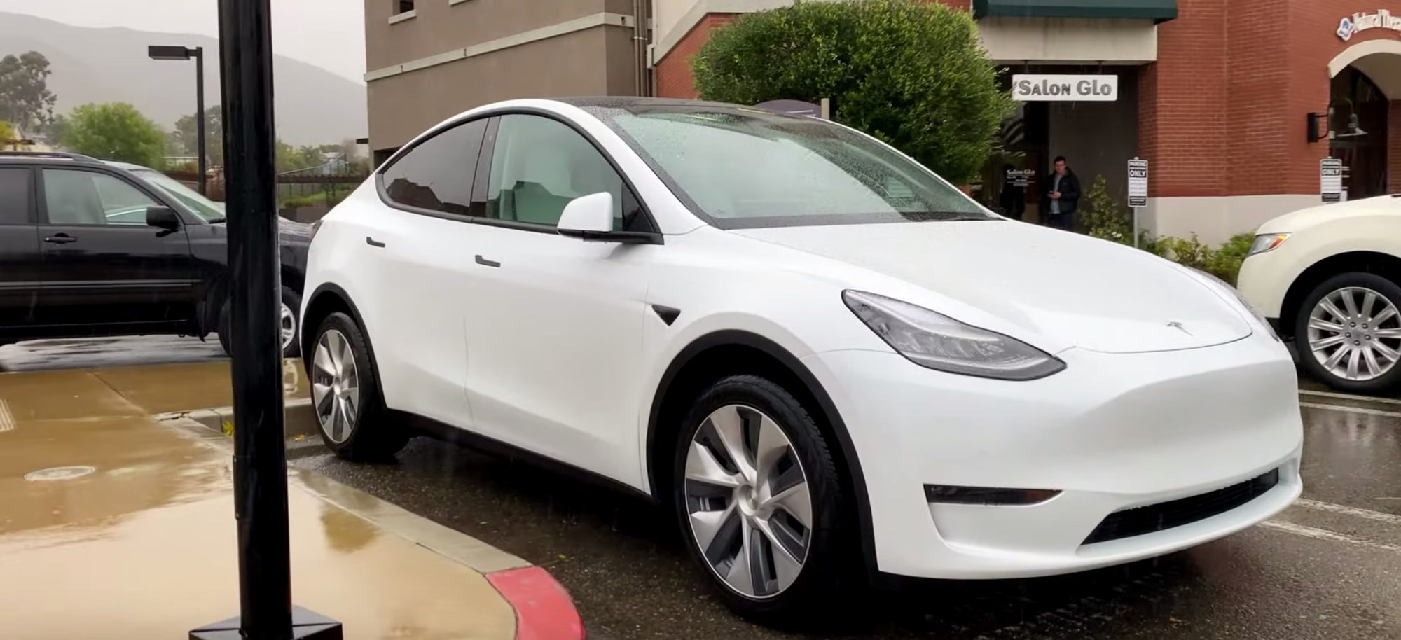 Тест-драйв Tesla Model Y: совершенство в деталях или переоцененный электрокар?
