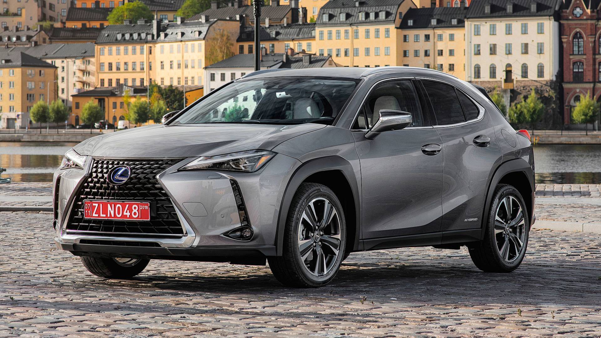 Детальный обзор Lexus UX 250h Колумб Трейд в Киеве, Украина Детальный обзор Lexus UX 250h