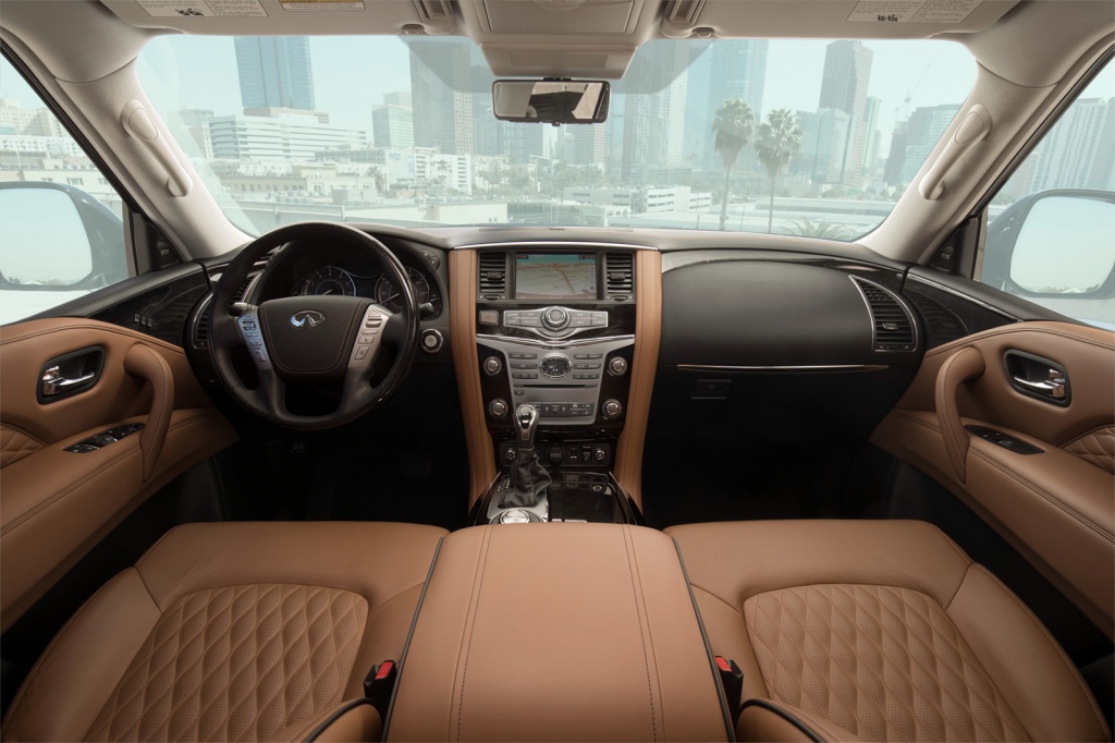 QX80-int1.jpg