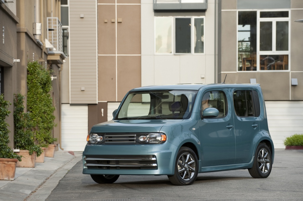 NISSAN CUBE.jpg