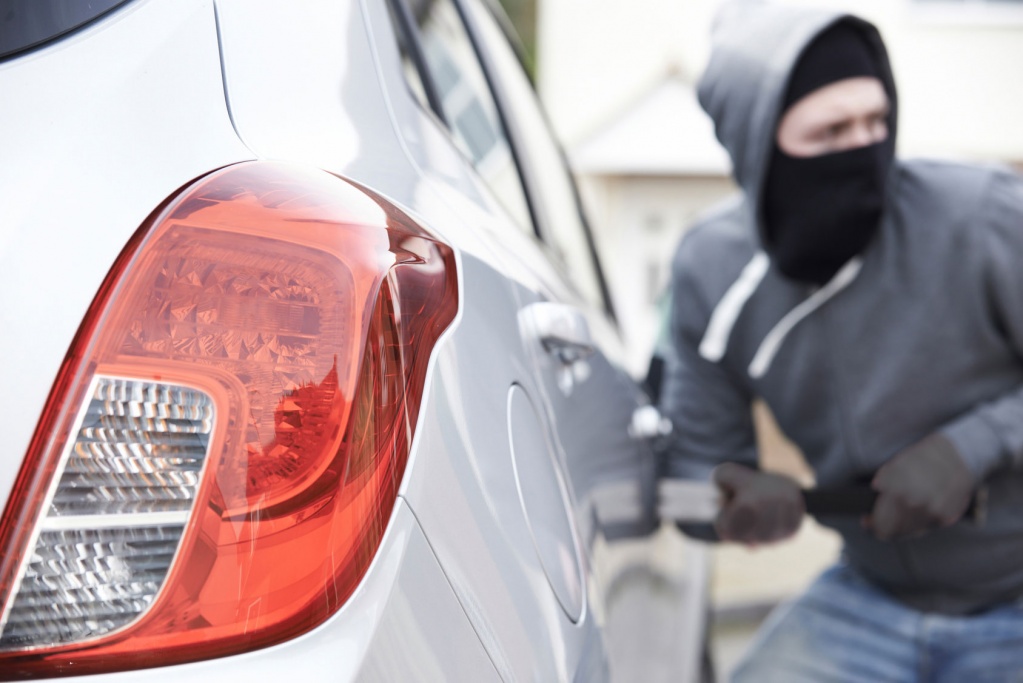car-theft-stealing.jpg