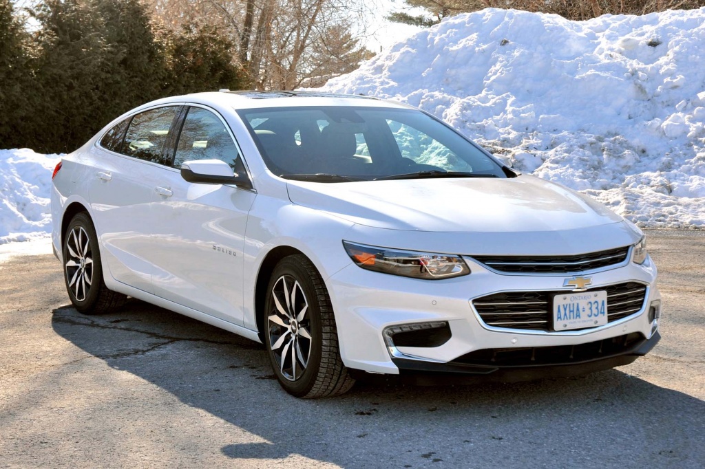 2017-chevrolet-malibu-lt-01-pw.jpg
