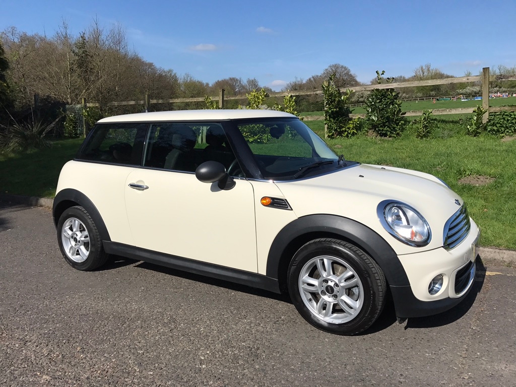 Mini Cooper.jpg