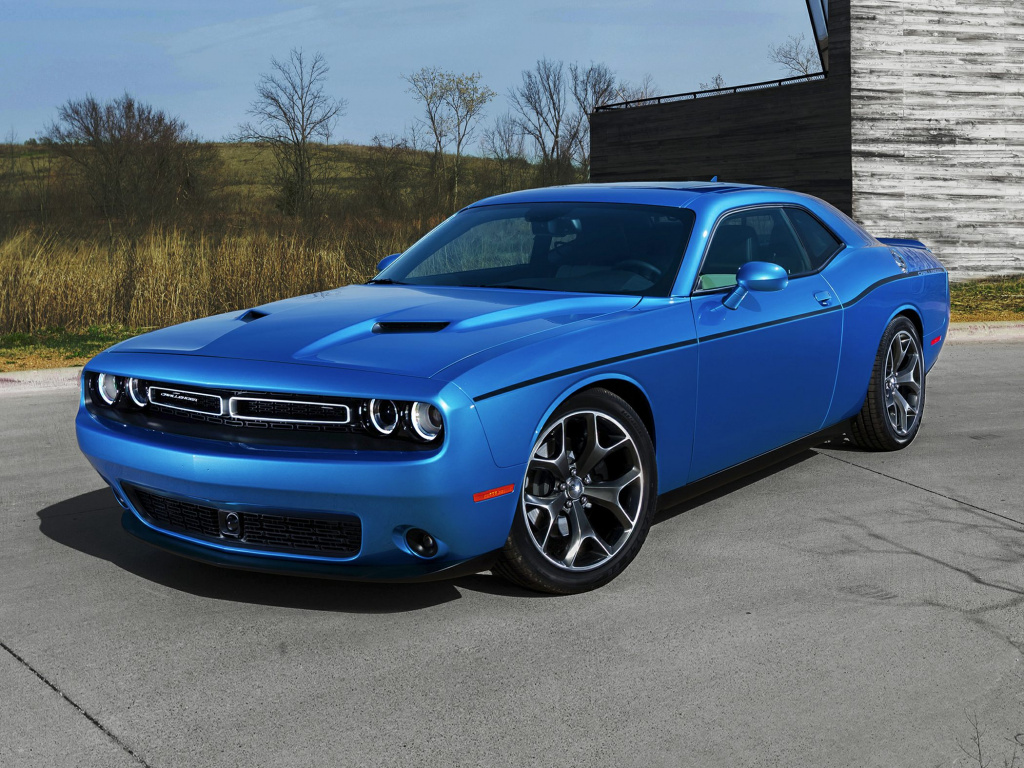 Dodge Challenger 2015.jpg