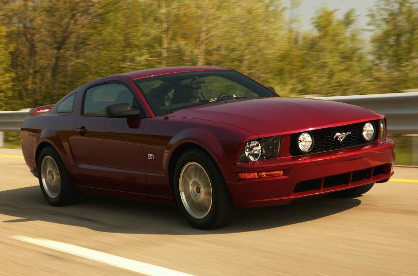 ford-mustang-5-pokoleniya-1.jpg