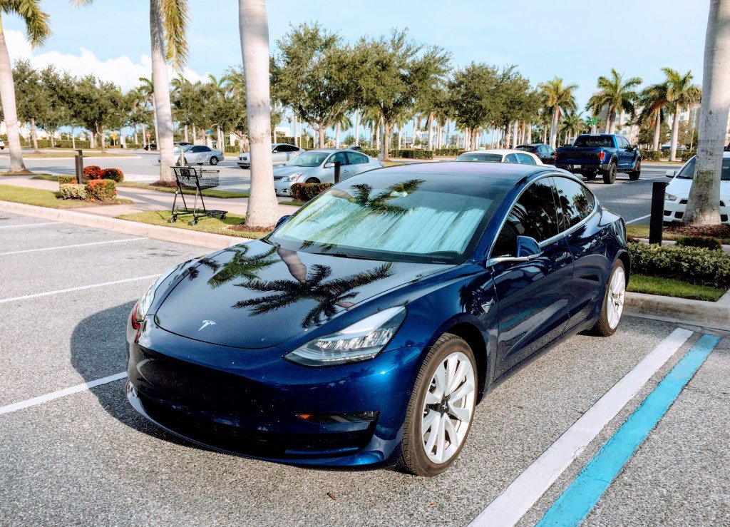 Tesla Model 3.jpg