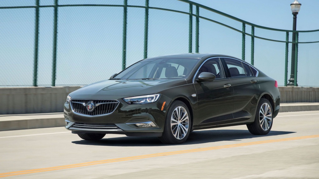 Buick Regal 2020.jpg