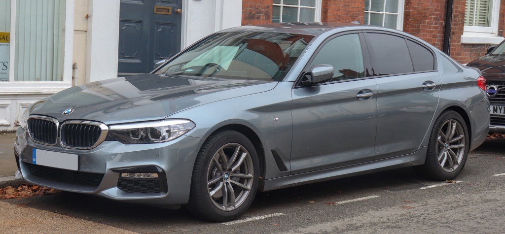 2018_BMW_520d_M_Sport_Automatic_2.0_(1).jpg