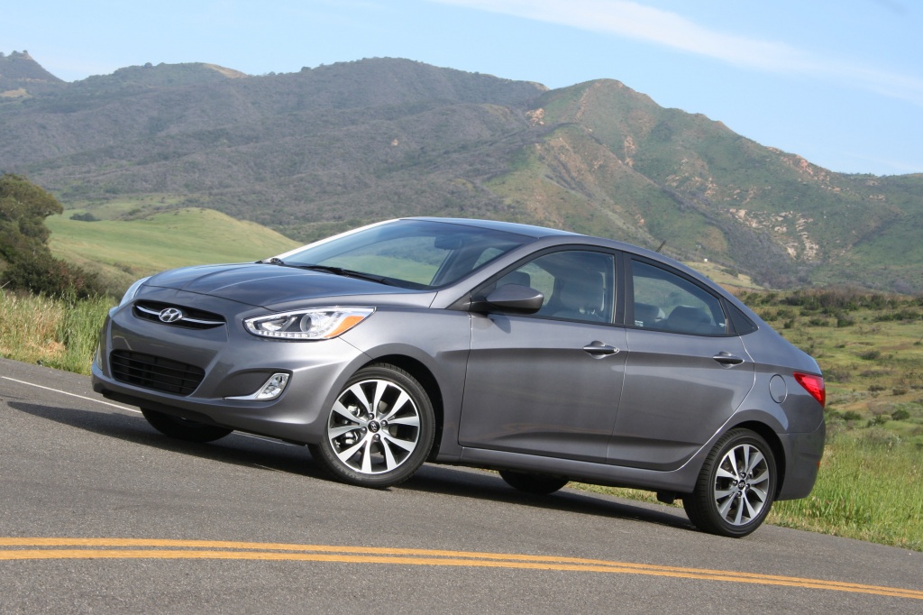 HYUNDAI Accent.jpeg