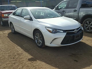 TOYOTA CAMRY LE 2015