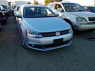 VOLKSWAGEN JETTA SEL 2011