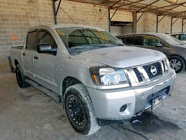 NISSAN TITAN S 2013