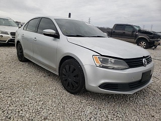 VOLKSWAGEN JETTA SE 2014