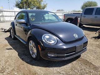 VOLKSWAGEN BEETLE TURBO 2013
