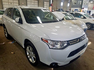 MITSUBISHI OUTLANDER SE 2014