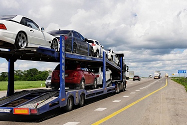 Доставлення авто автовозом і евакуатором з портів України