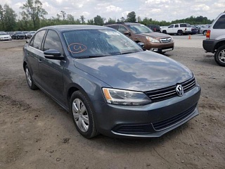 VOLKSWAGEN JETTA SE 2013