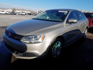 VOLKSWAGEN JETTA SE 2013