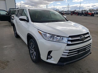 TOYOTA HIGHLANDER SE 2018