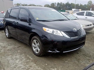 TOYOTA SIENNA LE, 2017