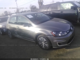 VOLKSWAGEN E-GOLF SE 2016