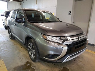 MITSUBISHI OUTLANDER ES 2019