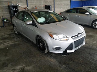 FORD FOCUS SE 2014