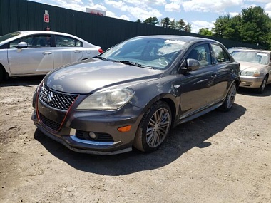 SUZUKI KIZASHI SPORT GTS 2012