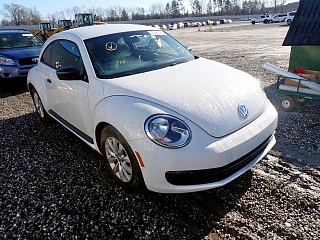 VOLKSWAGEN BEETLE 2014