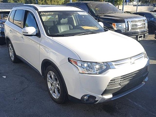 MITSUBISHI OUTLANDER SE, 2015
