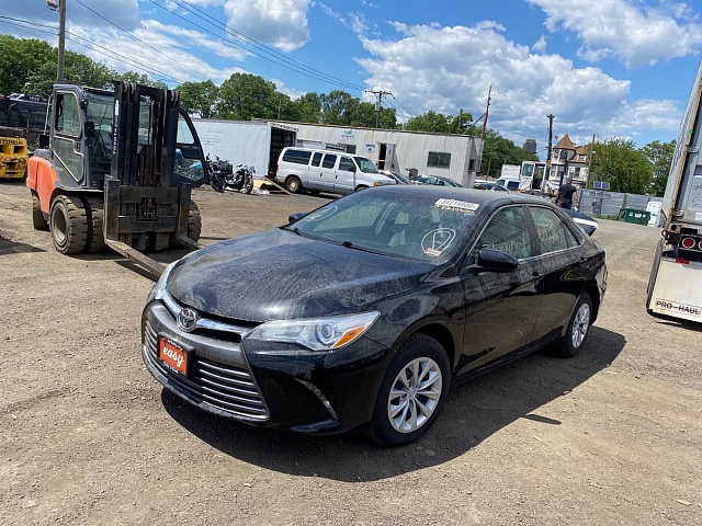 TOYOTA CAMRY LE 2015