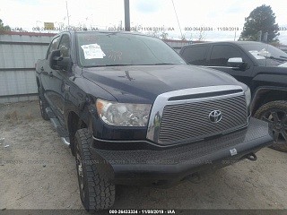 TOYOTA TUNDRA CREWMAX SR5 2013