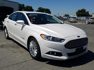 FORD FUSION SE HYBRID 2015