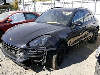 PORSCHE MACAN GTS