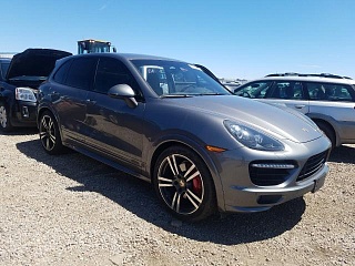 PORSCHE CAYENNE GTS 2013