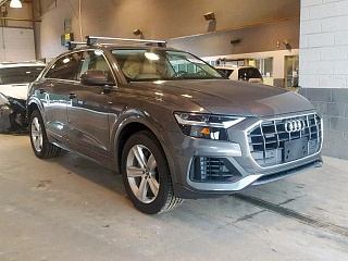 AUDI Q8 PREMIUM