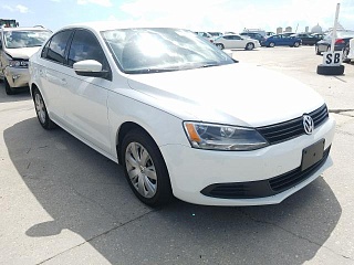 VOLKSWAGEN JETTA SE 2014