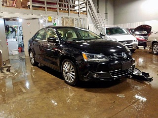VOLKSWAGEN JETTA SEL 2013