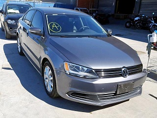 VOLKSWAGEN JETTA SE 2014