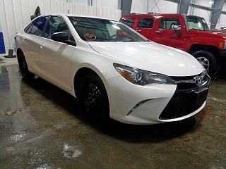 TOYOTA CAMRY LE 2015