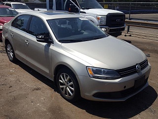 VOLKSWAGEN JETTA SE 2013