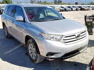 TOYOTA HIGHLANDER BASE 2013
