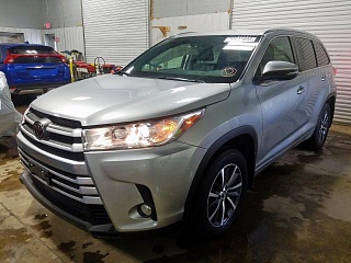 TOYOTA HIGHLANDER SE 2017