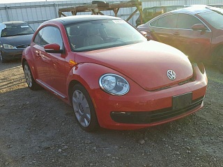 VOLKSWAGEN BEETLE, 2013